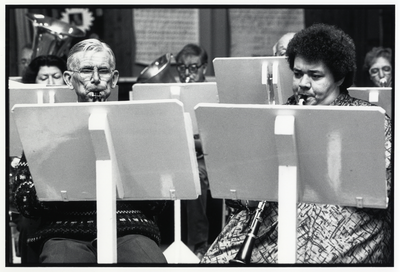 108054 Afbeelding van een repetitie van het Koninklijk Utrechts Dilettanten Orkest (K.U.D.O.) in de sporthal De Veiling ...